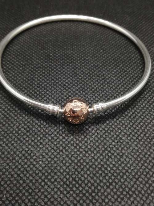 Sterling Silver Moments Bangle with Pandora Rose Clasp (Size:21cm)