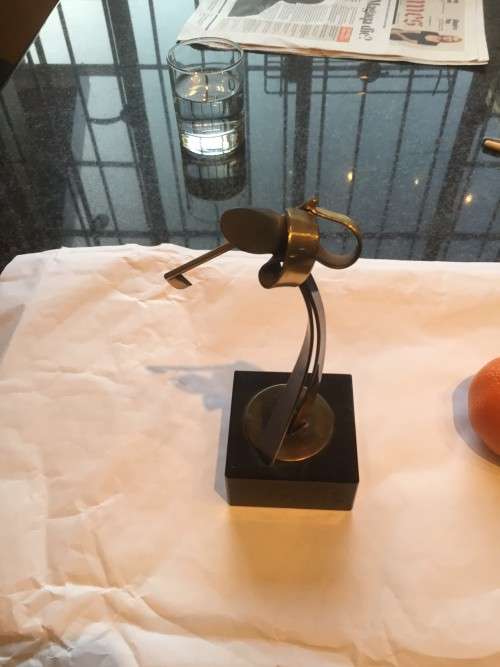 abstract bronze/brass golfer desktop SCULPTURAL PIECE