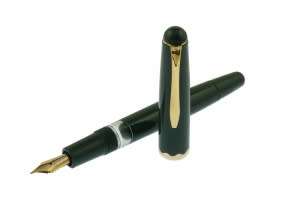 SCARCE!! VINTAGE MONT BLANC MONTE ROSA MODEL 042 FOUNTAIN PEN GREEN WITH GOLD TRIM, CIRCA 1957