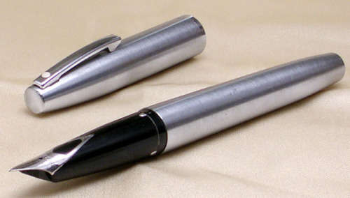 SHEAFFER WHITE DOT IMPERIAL 444 FOUNTAIN PEN IN BRUSHED SILVER FINISH WITH INLAID STEEL NIB - MINT