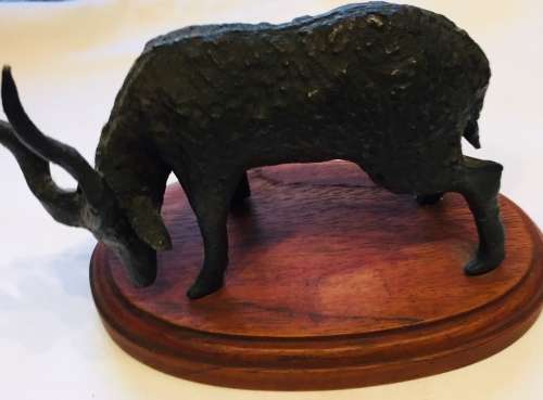 SMALL BRONZE BULL/OX  DESK TOP SIZE SUITABLE FOR EXECUTIVE DESK  /STUDY/MANTLEPIECE