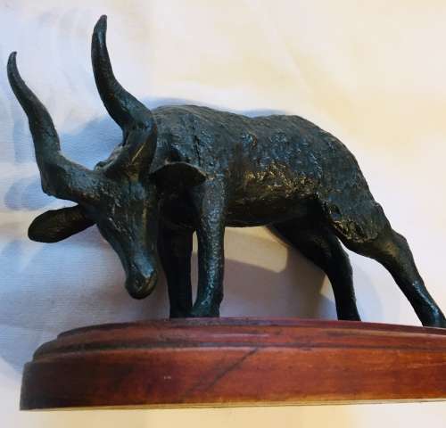 SMALL BRONZE BULL/OX  DESK TOP SIZE SUITABLE FOR EXECUTIVE DESK  /STUDY/MANTLEPIECE