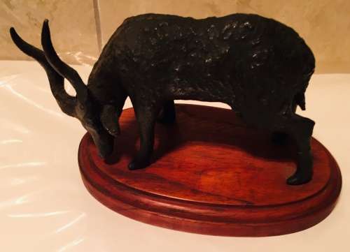 SMALL BRONZE BULL/OX  DESK TOP SIZE SUITABLE FOR EXECUTIVE DESK  /STUDY/MANTLEPIECE