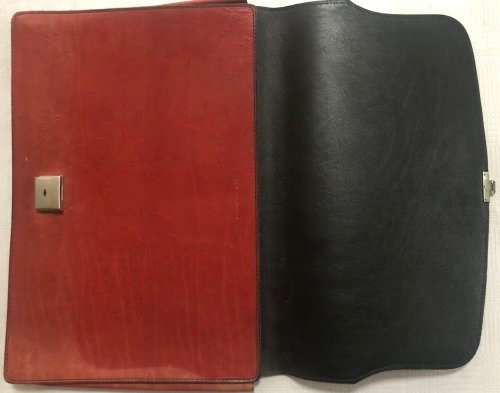 BROWN LEATHER FOLDER  IN EXCELLENT CONDITION