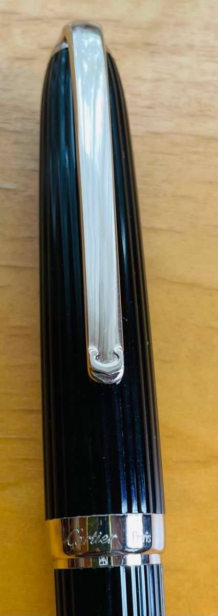 CARTIER DIABOLO GODRON BLACK COMPOSITE BALLPOINT PEN WITH PLATINUM TRIM IN EXCELLENT CONDITION