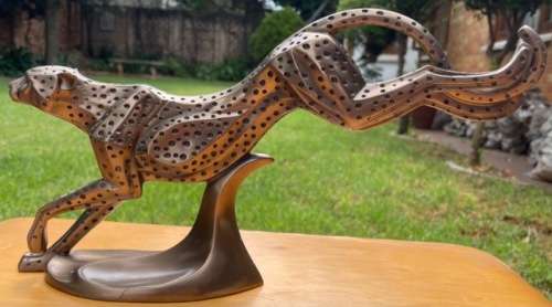 DESK TOP SIZE BRONZE SCULPTURE, RUNNING CHEETAH BY UNKNOWN ARTIST