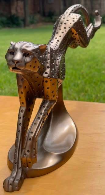 DESK TOP SIZE BRONZE SCULPTURE, RUNNING CHEETAH BY UNKNOWN ARTIST