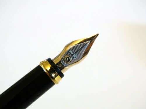 ELYSEE PARTHENON BI-COLOR PLATINUM AND GOLD FOUNTAIN PEN WITH 18K EF GOLD NIB IN EXCELLENT CONDITION
