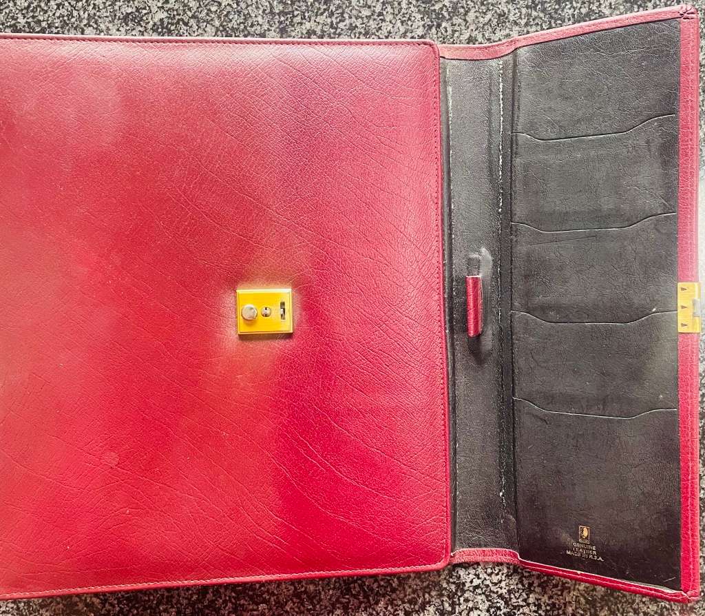 BUSBY MAROON LEATHER A4 RING FILE FOLDER AND NOTEPAD HOLDER IN EXCELLENT CONDITION