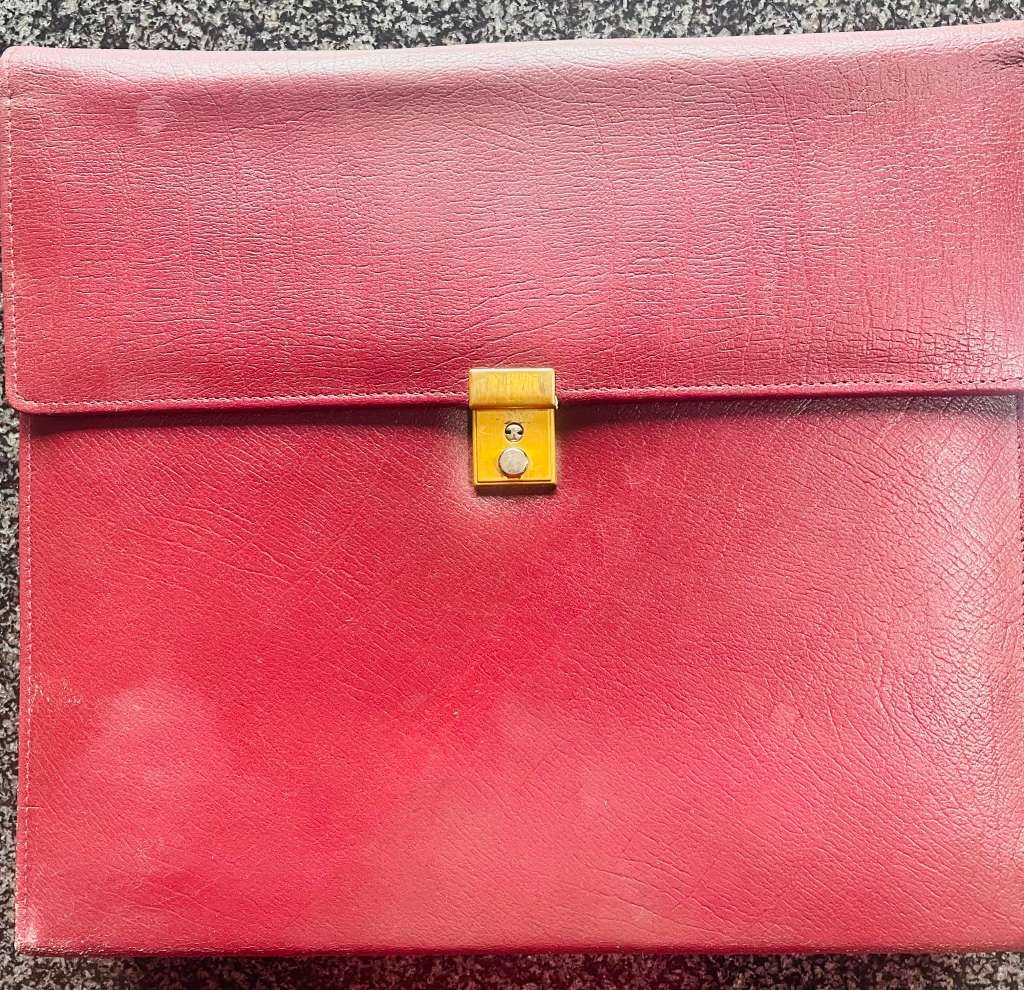 BUSBY MAROON LEATHER A4 RING FILE FOLDER AND NOTEPAD HOLDER IN EXCELLENT CONDITION