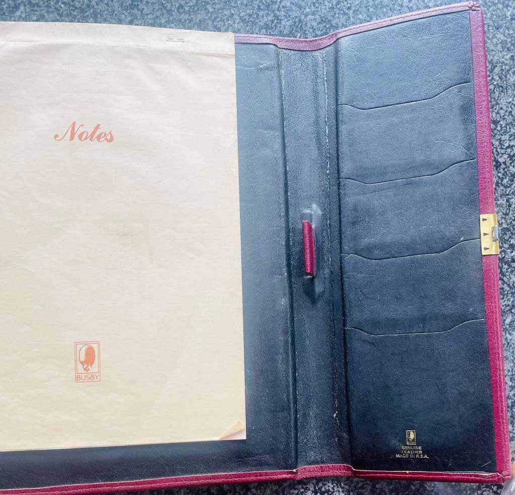 BUSBY MAROON LEATHER A4 RING FILE FOLDER AND NOTEPAD HOLDER IN EXCELLENT CONDITION