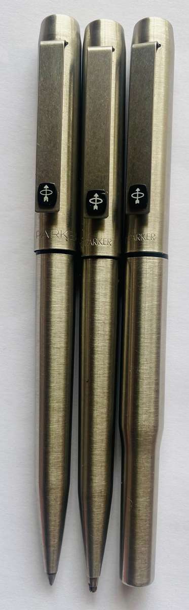 PARKER 25 VINTAGE BRUSHED STEEL FOUNTAIN PEN, BALLPOINT PEN & PENCIL TRIO SET IN BOX