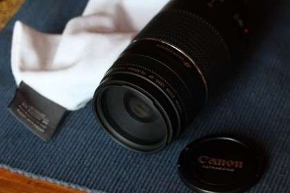 Canon EF 75-300mm f 4.0-5.6 III USM zoom lens