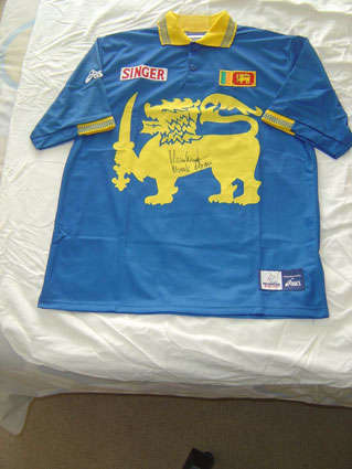 Muralitharan signed Sri-Lankan World Cup 1999 Shirt