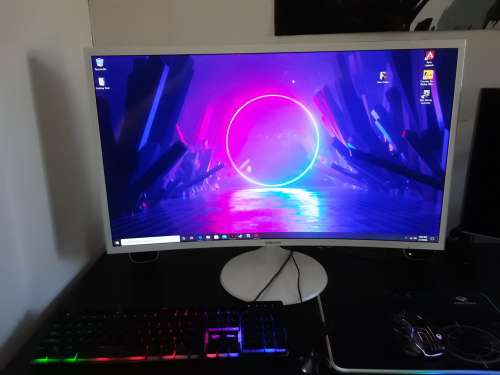32" Samsung Curved Monitor