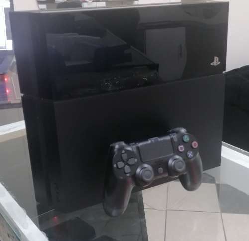 Playstation 4 Console