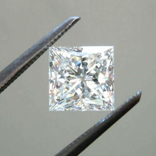 Lovely 5.5 X 5.5 MM 1.00 Carat VVS1 D White Princess Shape Cut Loose Moissanite With Certificate