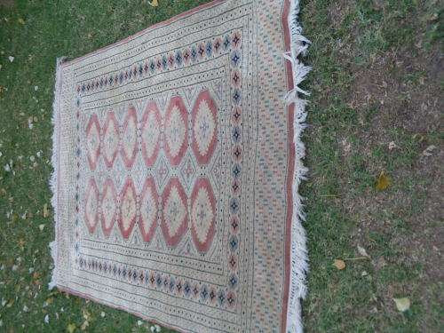ORIENTAL / PERSIAN HAND KNOTTED RUG BELIEVED KARATCHI LUCKY ELEPHANT FOOT, FLORAL++ DESIGN