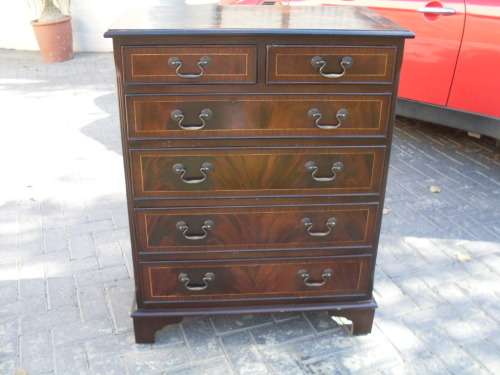 GORGEOUS FRENCH STYLE VENEERED MAHOGANY PLUS INLAY DETAIL CHEST OF 2 SHORT & 4 LONG DRAWERS