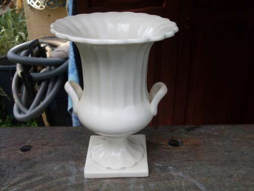 BESWICK ENGLAND OFF WHITE  CLASSICAL STYLE VASE