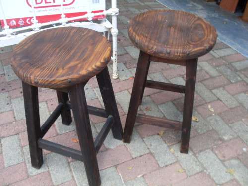 A PAIR OF RUSTIC SOLID PINE WOOD STOOLS BAR???