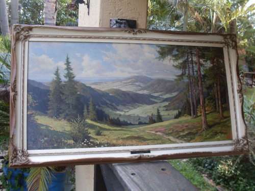 VINTAGE MAGNIFICENT ORNATE FRAME CREAM / GILT PRESENTING A MOUNTAINSCAPE PRINT BY E KRUGER