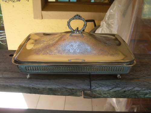 VINTAGE LARGE PIERCED SIDES ORNATELY CHASED SILVER PLATED SERVING DISH GLASS INNER ON FEET LID