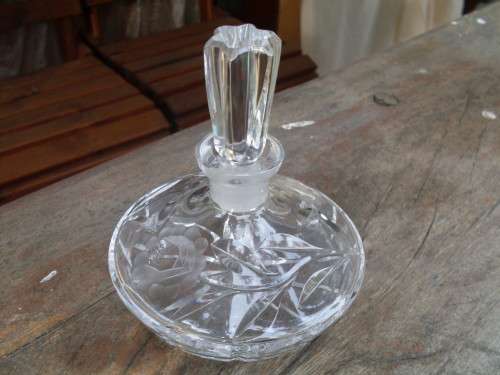 ABSOLUTELY STUNNING ROSE CUT (ROSECUT) CRYSTAL PERFUME BOTTLE WITH STOPPER