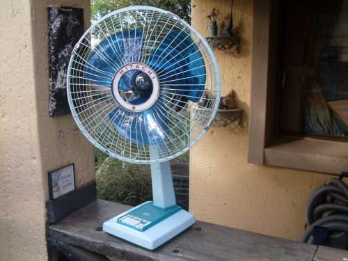 REDUCED!!! WORKS LIKE A BOMB, MAKES A STATEMENT, VINTAGE RETRO TEAL OSCILLATING FAN GROOVY MAN!