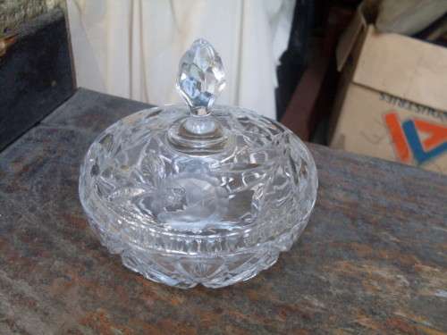 STUNNING & IN GOOD CONDITION ROSECUT (ROSE CUT) CRYSTAL BOWL WITH LID (DRESSING TABLE??)