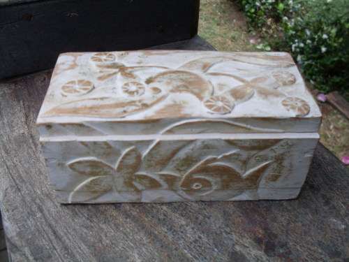 UNIQUE OR ONE OFF?? CARVED BIRD FLORAL PAINT TECHNIQUED WITH GILT HINGED TRINKET/JEWELLERY BOX