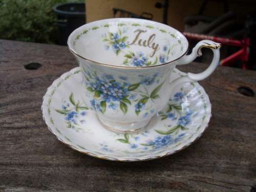 ROYAL ALBERT FLOWER OF THE MONTH "JULY" STANDARD TEA DUO FORGET ME NOT