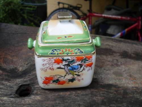 THIS IS OH SO SWEET! VINTAGE JAPANESE (FOREIGN) JAM OR SUGAR BOWL HAND PAINTED BIRD FLOWERS ETC