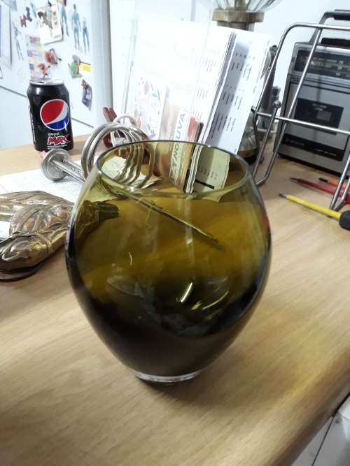 BEAUTIFUL MURANO??? BLOWN GREEN GLASS MEDIUM? VASE WITH WHITE BASE