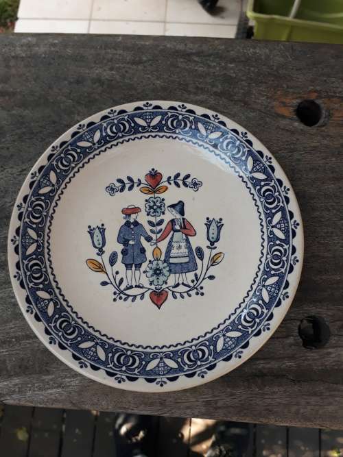 VINTAGE '70'S '80'S JOHNSON BROS GORGEOUS & STUNNING BLUE & WHITE +  "HEARTS & FLOWERS" SIDE PLATE