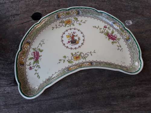 WOW! VINTAGE ROYAL DOULTON CRESCENT SHAPED SIDE OR SALAD PLATE BEAUTIFUL DETAILED PATTERN & TONES