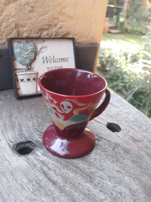 ALMOST VINTAGE VERY COLLECTABLE LINDA FRICHTEL 1999 FRANGELICO MARDI GRAS EXPRESSO CUP