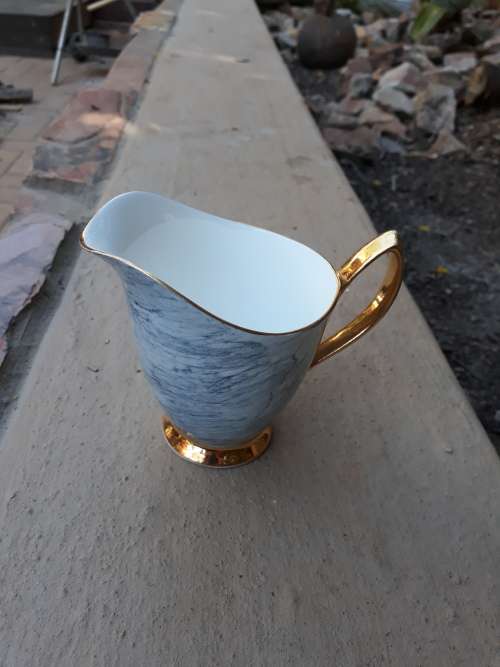 STUNNING VINTAGE 60'S 70'S ROYAL ALBERT "GOSSAMER" LYRIC SHAPE MILK JUG IN GREY BLUE