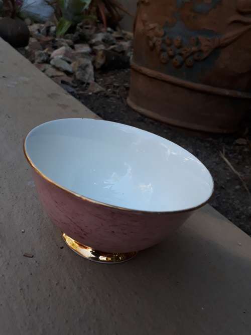 STUNNING VINTAGE 60'S 70'S ROYAL ALBERT "GOSSAMER" LYRIC SHAPE SUGAR BOWL IN PINK SWIRL GOLD TRIM