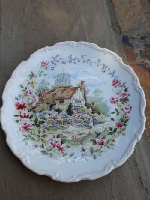 EXQUISITE ROYAL ALBERT VINTAGE 1984 COTTAGE GARDEN YEAR SERIES "SUMMER" DISPLAY PLATE