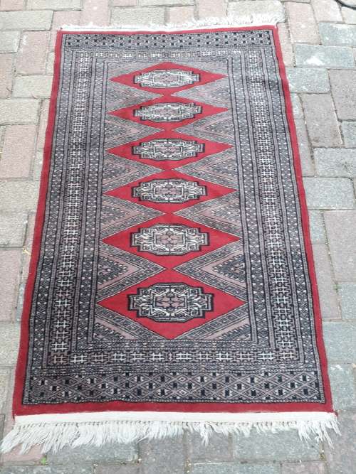 LOVELY & TYPICAL FINE KARACHI AREA RUG WITH GEOMETRIC  DECOR RED, IVORY BLACK ETC