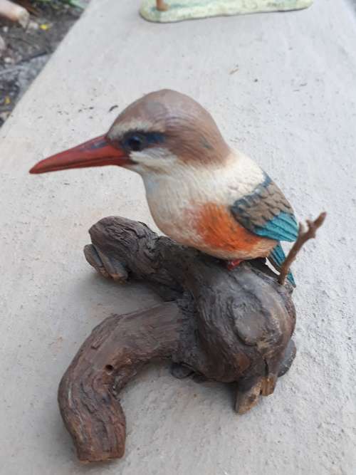 BEAUTIFUL ORNAMENTAL MALACHITE KINGFISHER ON REAL?? WOOD. MAKER UNKNOWN. GR8 FOR THE BIRD COLLECTOR