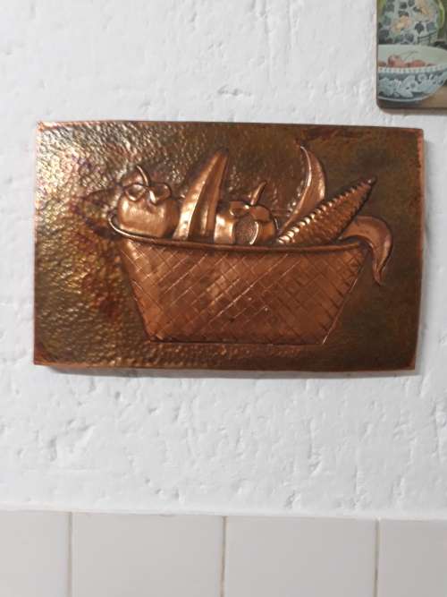 VINTAGE POSSIBLY '70'S REPOUSSE FRUIT & VEGE BEATEN COPPER HANGING WALL PLAQUE.
