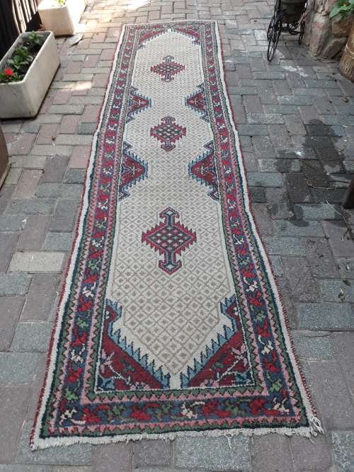 VERY NICE TYPICAL HAMADAN HAND KNOTTED PERSIAN RUNNER WITH DIAMOND GEOMETRIC FLORAL NICE TONES
