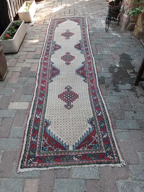 VERY NICE TYPICAL HAMADAN HAND KNOTTED PERSIAN RUNNER WITH DIAMOND GEOMETRIC FLORAL NICE TONES