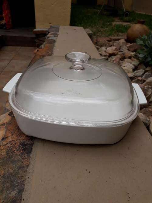 FAB CORNING WARE MICROWAVE PLUS LARGE DISH WITH LID BROWNING MW-A-10B