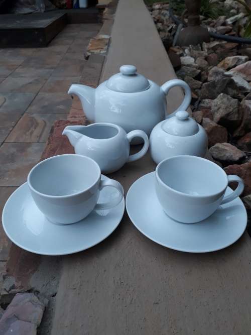 ROYAL PORCELAIN KINGDOM OF THAILAND WHITE TEA FOR TWO SERVICE CONTEMPORARY??!!NICE FOR B & B