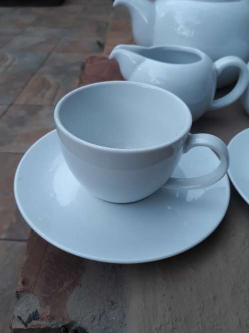 ROYAL PORCELAIN KINGDOM OF THAILAND WHITE TEA FOR TWO SERVICE CONTEMPORARY??!!NICE FOR B & B