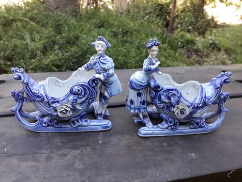 WOW FACTOR, GLAZED VINTAGE CERAMIC MAGICAL BLUE & WHITE STUNNING SLEDGE/SHELL MAN WOMAN VASE PAIR!!