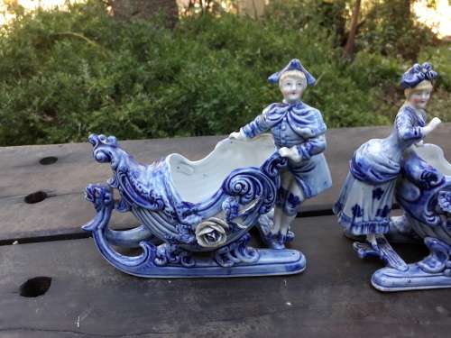 WOW FACTOR, GLAZED VINTAGE CERAMIC MAGICAL BLUE & WHITE STUNNING SLEDGE/SHELL MAN WOMAN VASE PAIR!!